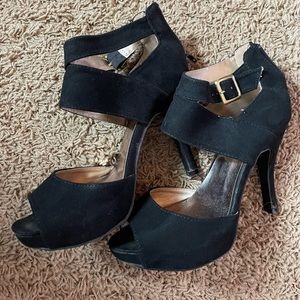 Qupid size 5 1/2 heels